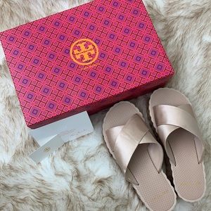 Scallop Wedge Tory Burch